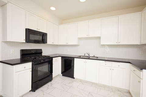 Floor plan for 2 beds, 2 baths, 1039 sqft